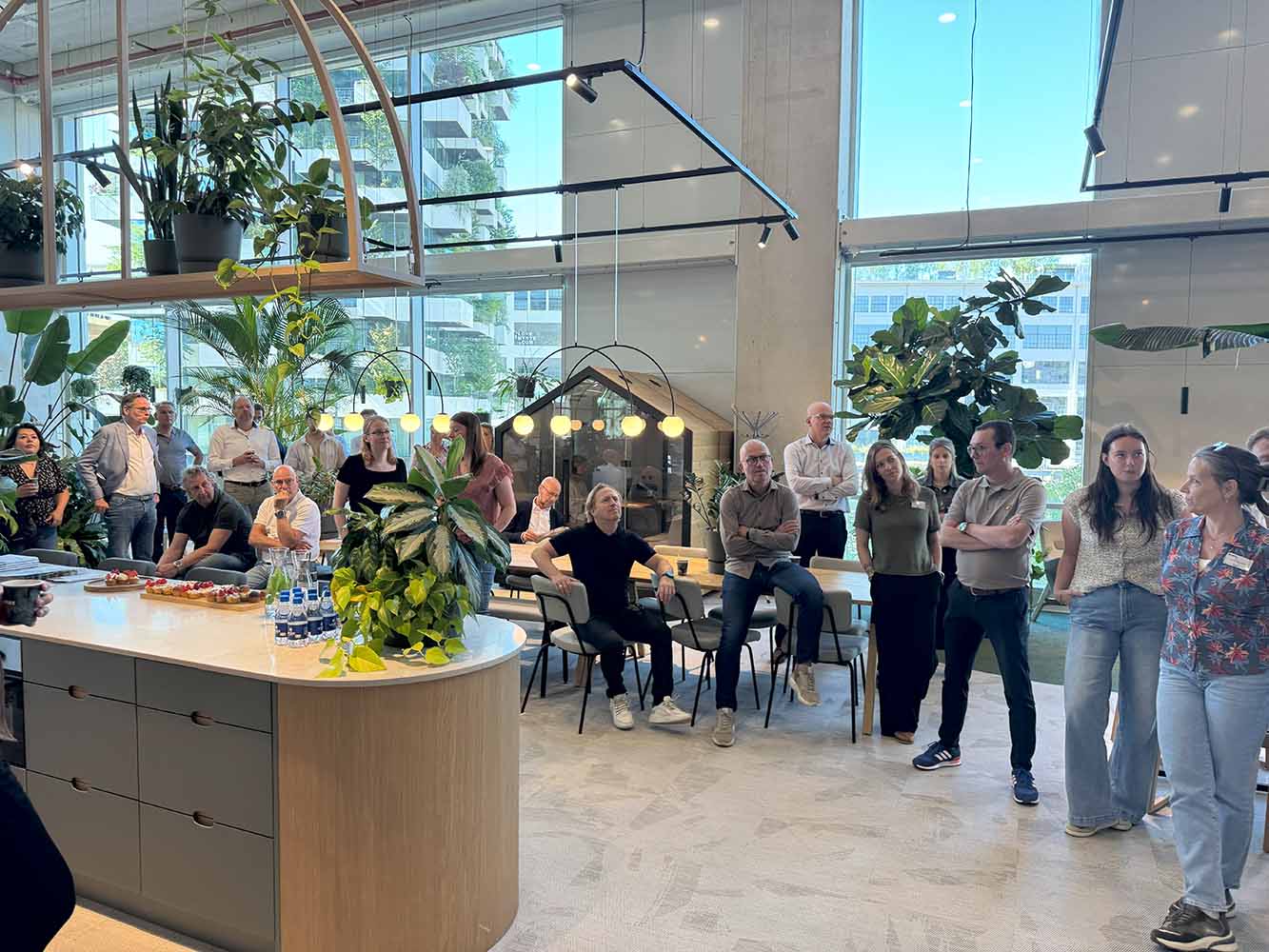 mikomax-hushoffice-dealerdag-klantendag-akoestische-units-event-vip-akoestiek-kantoorinrichting-kantoorinterieur-projectinrichting